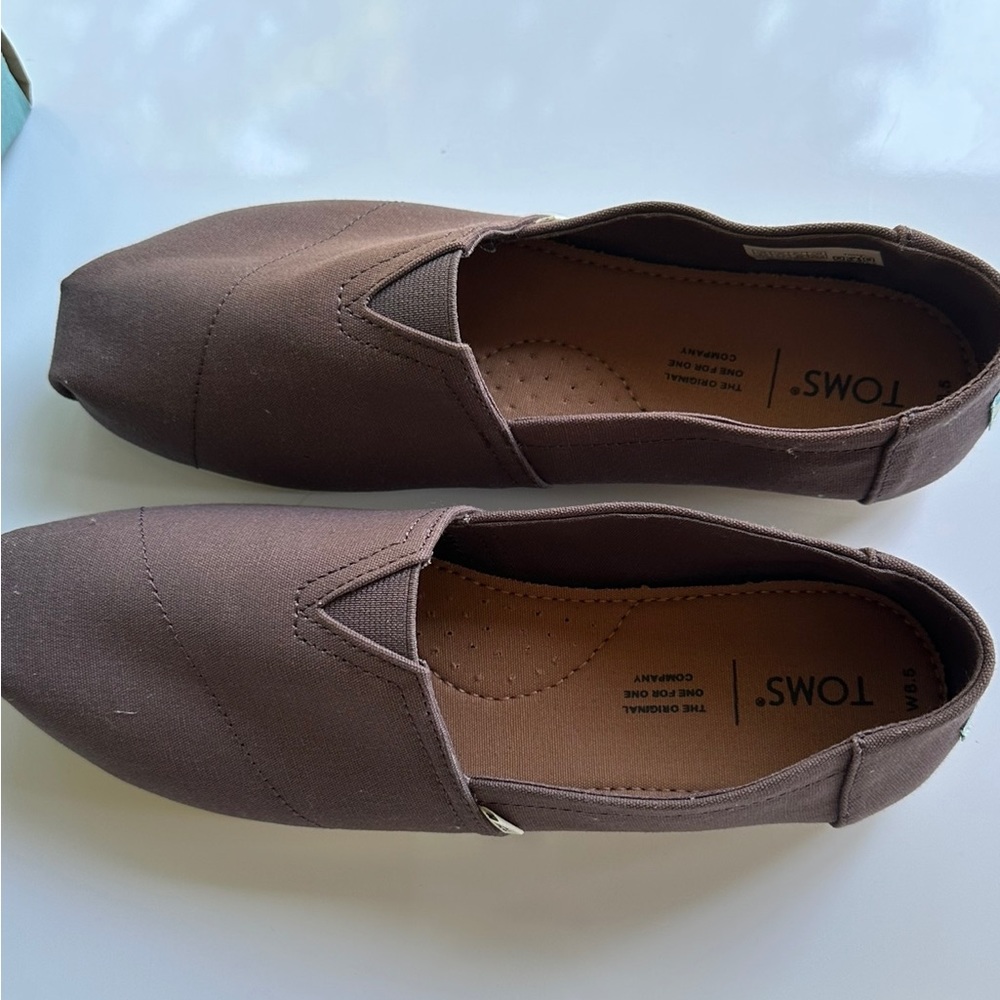 New Toms Belmont Ash Canvas, Size 8.5 Woman, Color Brown.